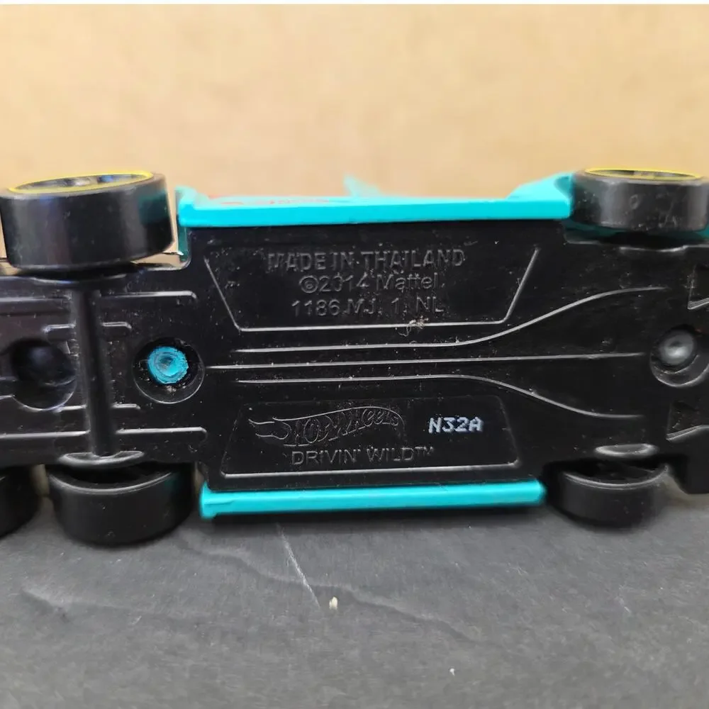 Hot Wheels Super Rig, Drivin' Wild 1:64 scale die-cast semi-truck cab